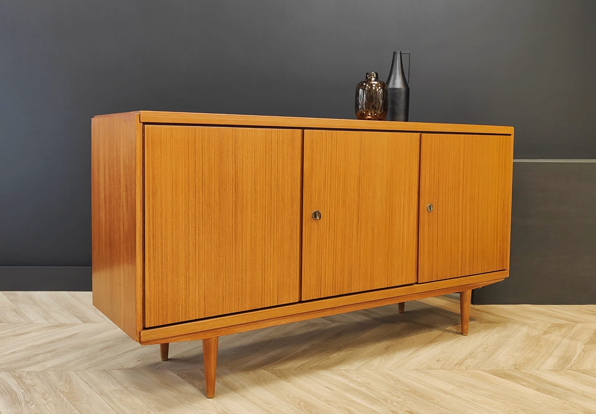 Enfilade mid century vintage