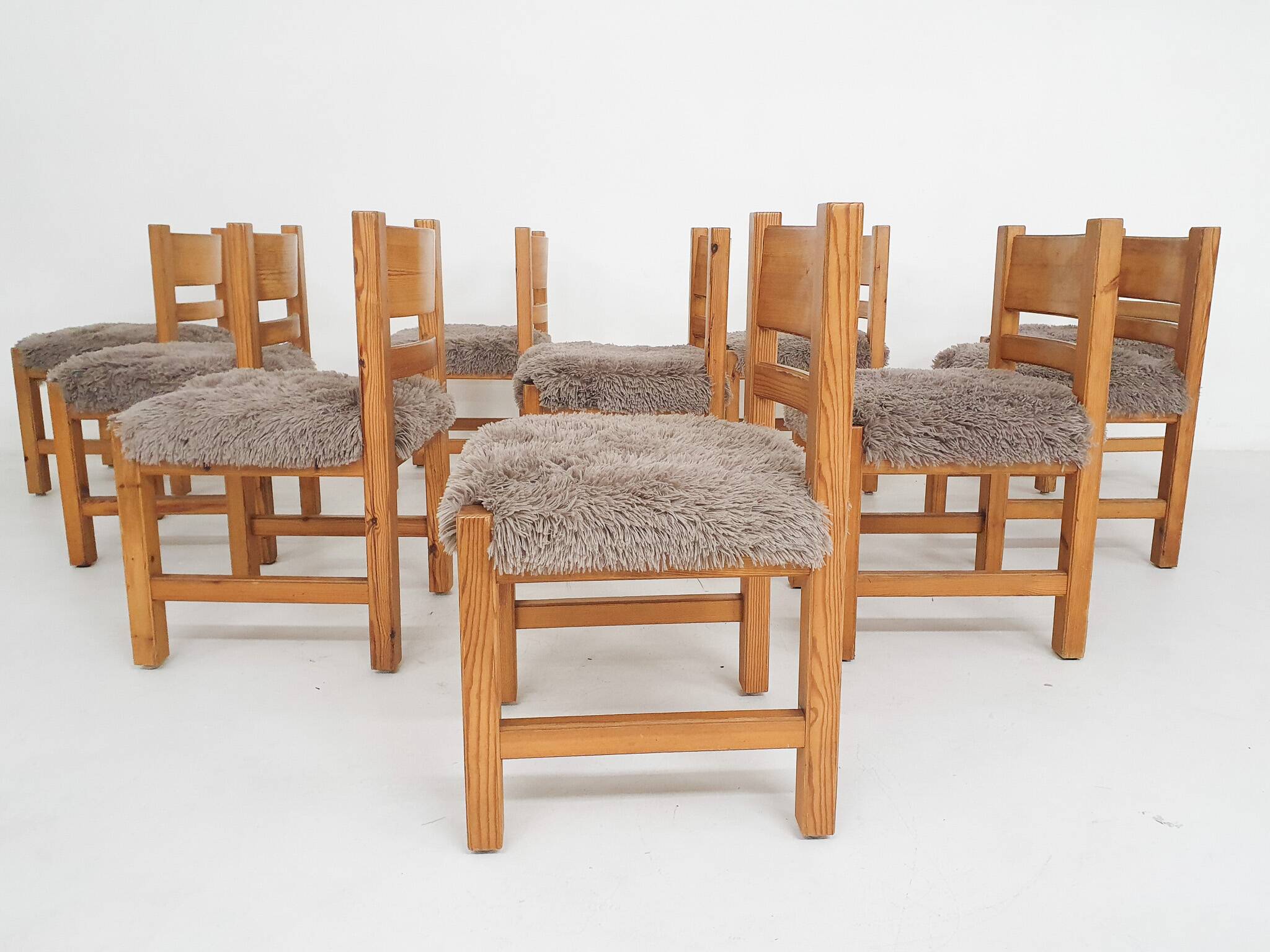 Set of 10 pinewood dining chair in the style of Ate van Apeldoorn, The Netherlands 1970's