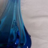Vase en verre soufflé bleu turquoise