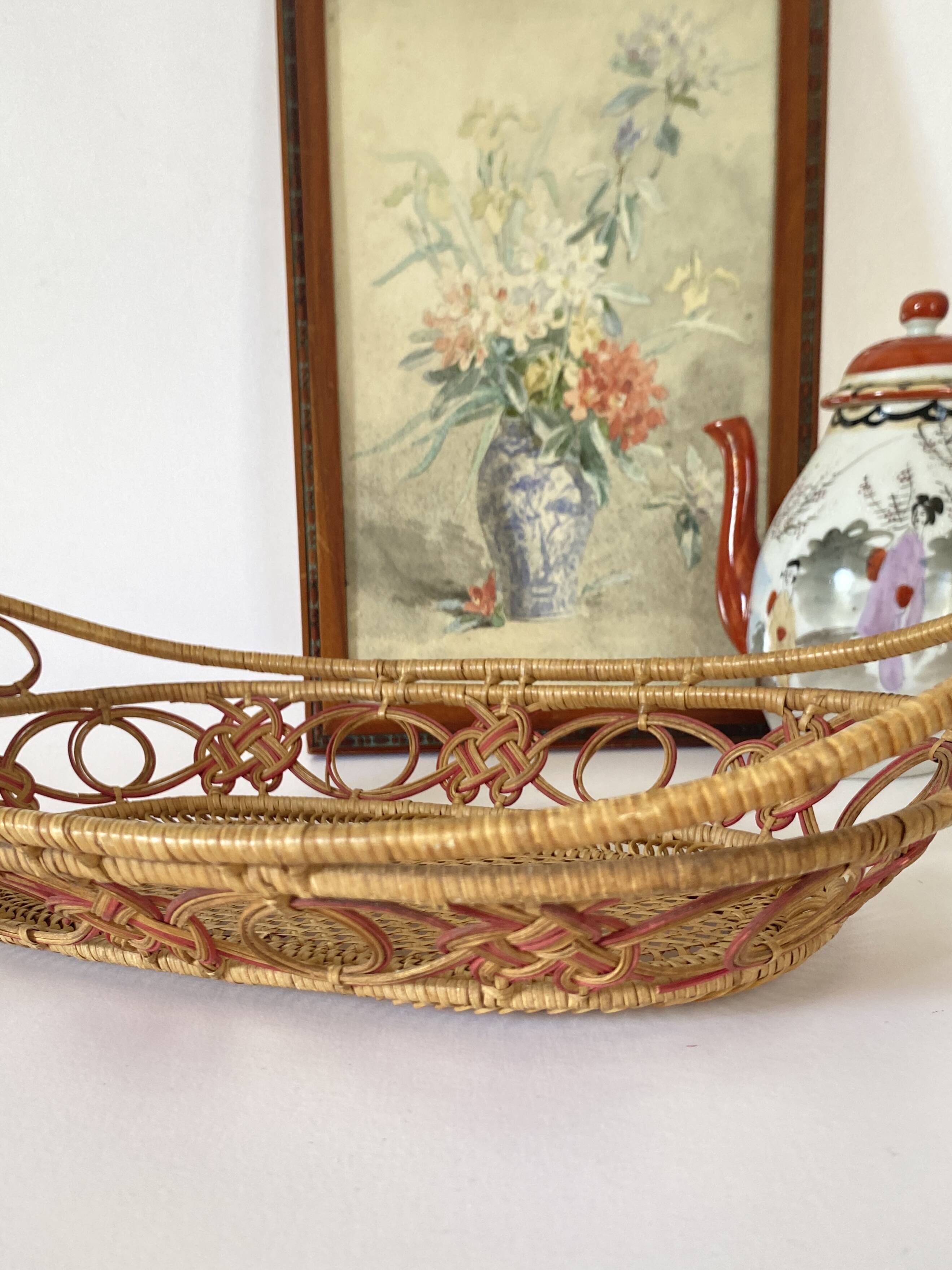 Basket of woven straws, 1900s