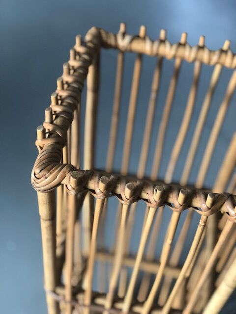 Rattan umbrella holder