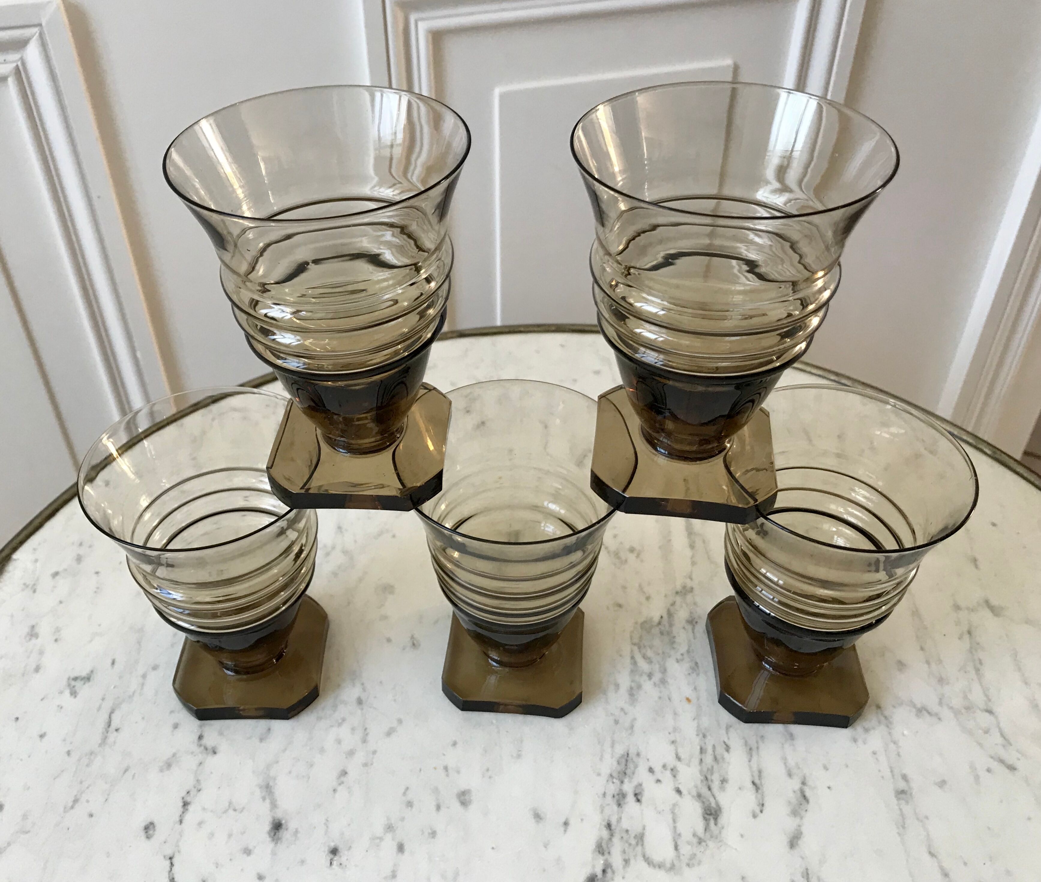Set of 5 glasses in art deco smoked glass 30s