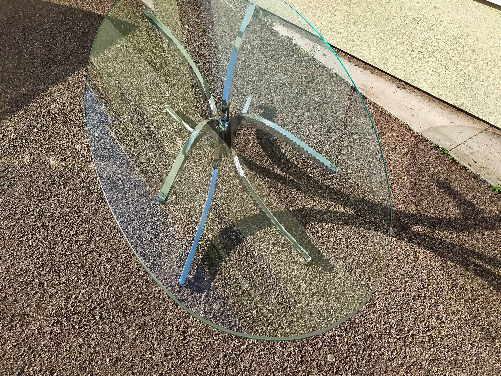 Large oval coffee table in glass and chrome - Vintage 1970