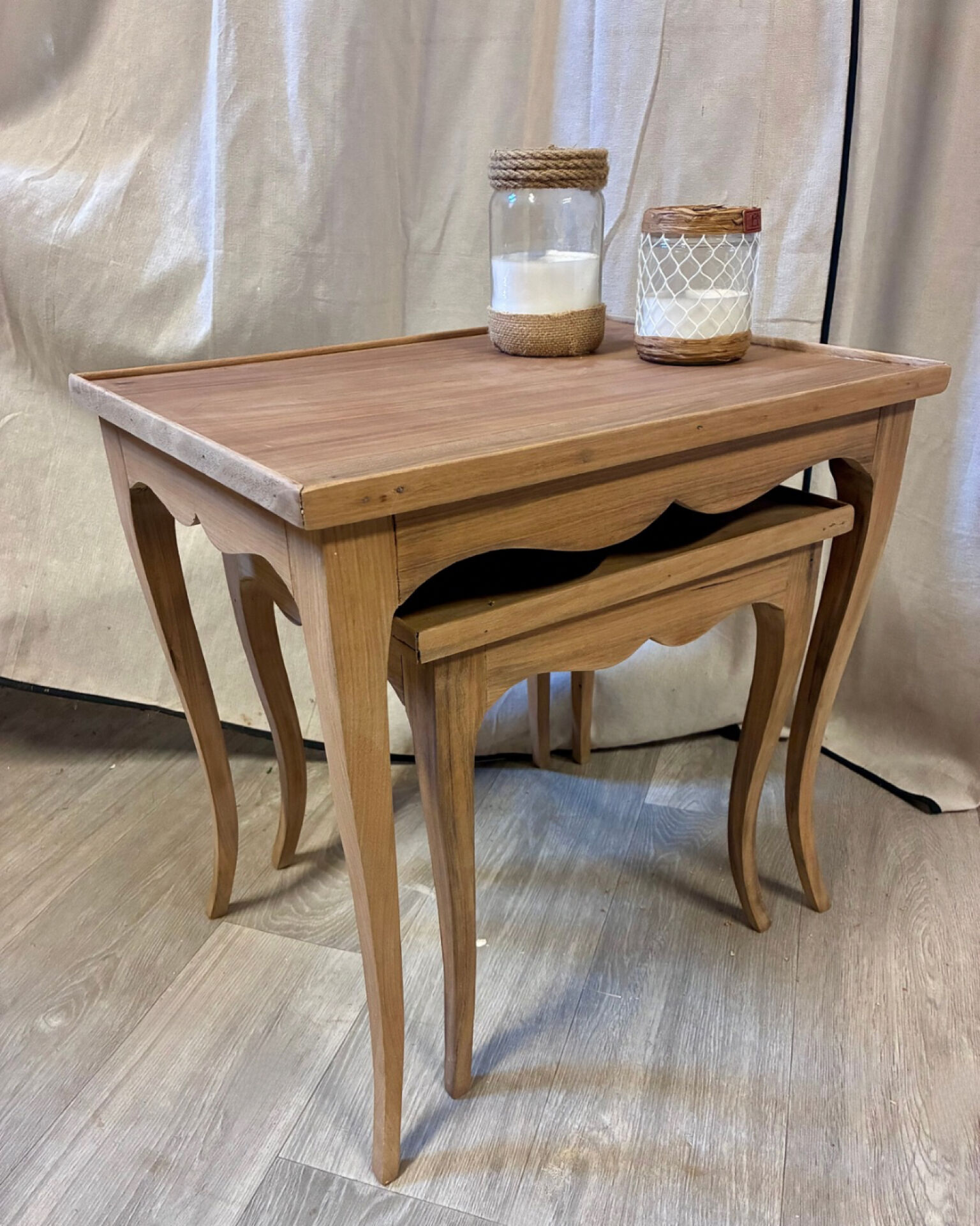 Tables gigognes