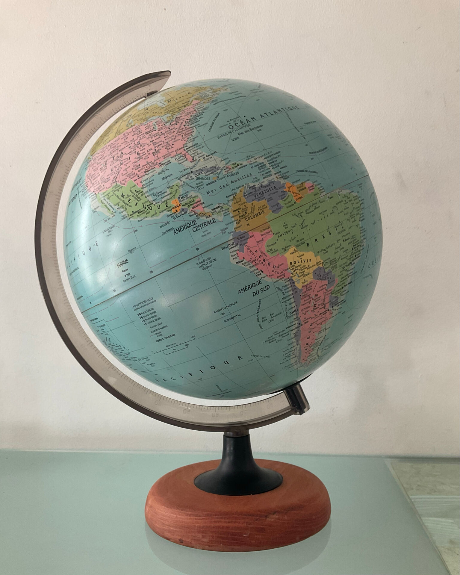 Globe terrestre vintage des années 70-80