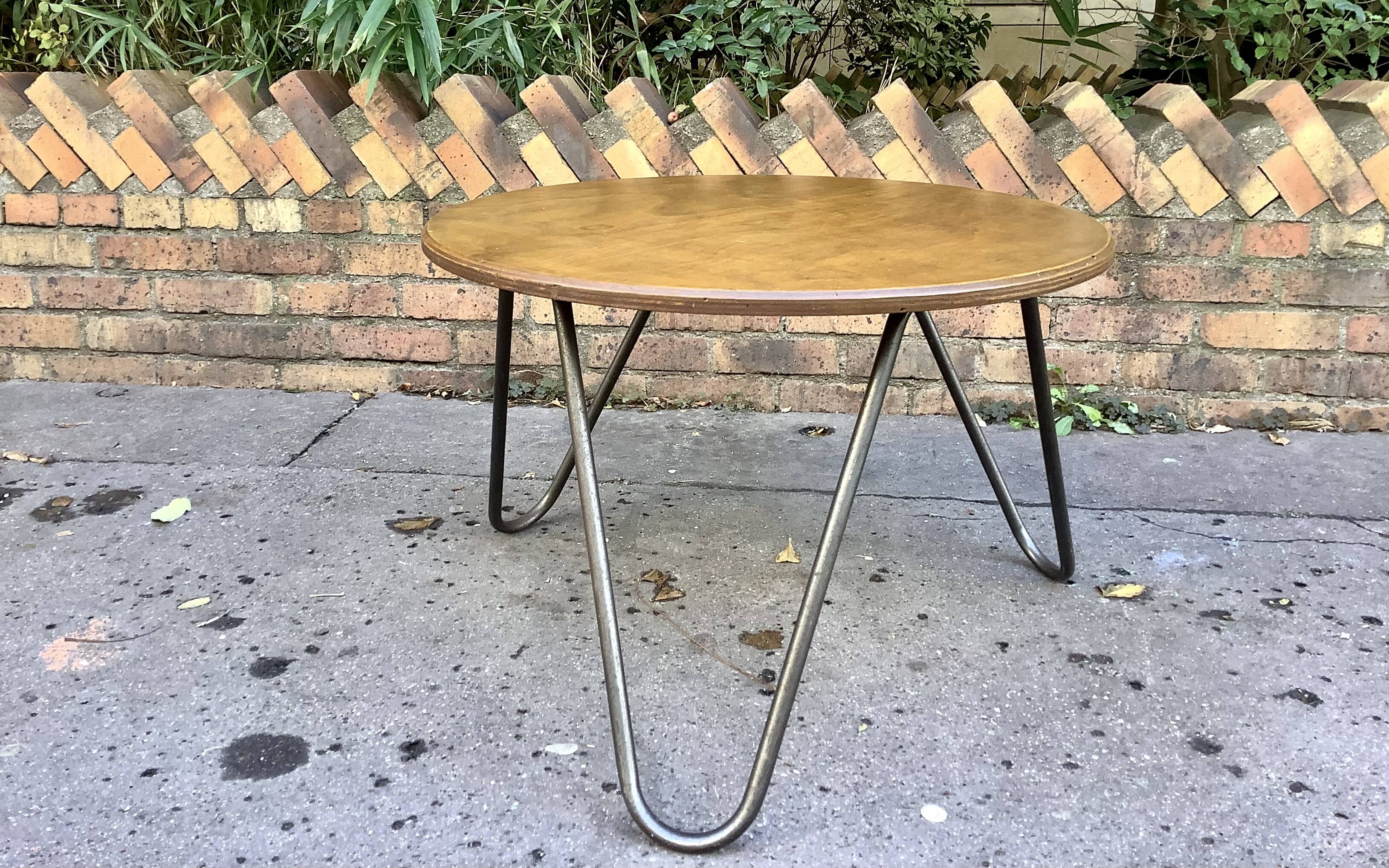 Table by Jacques Hitier Tubauto