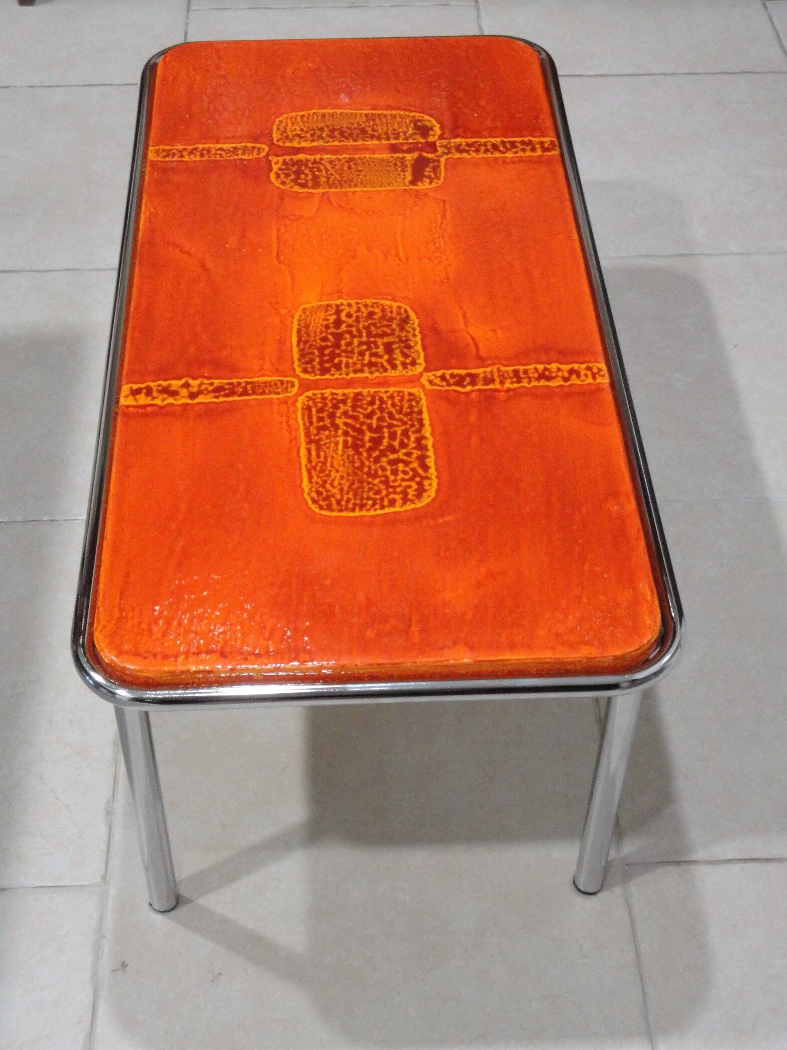 1970 tray coffee table in resin