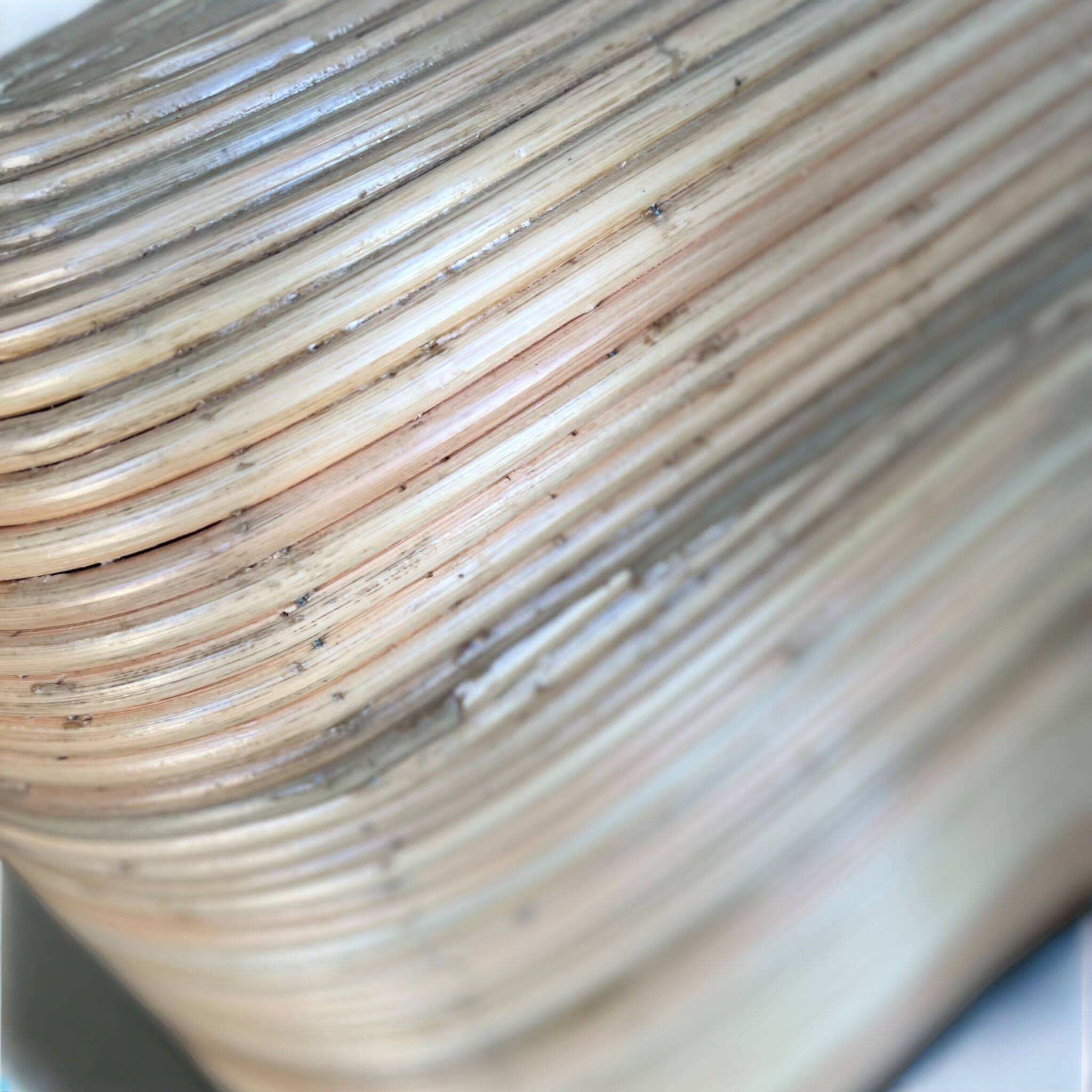 Curved wicker living seat / sofa