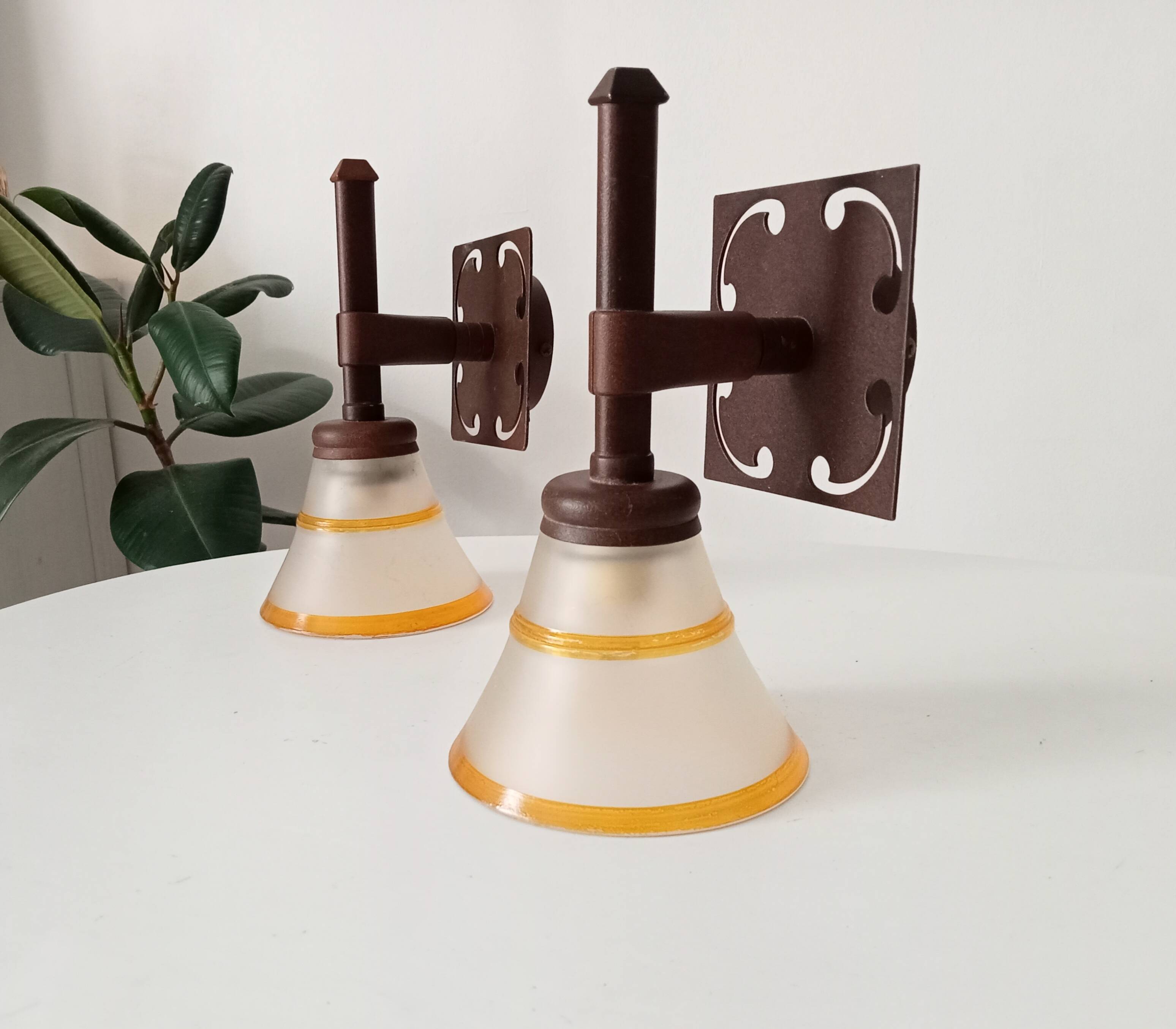 Pair of vintage Italian Linea wall lights from the 70s/80s