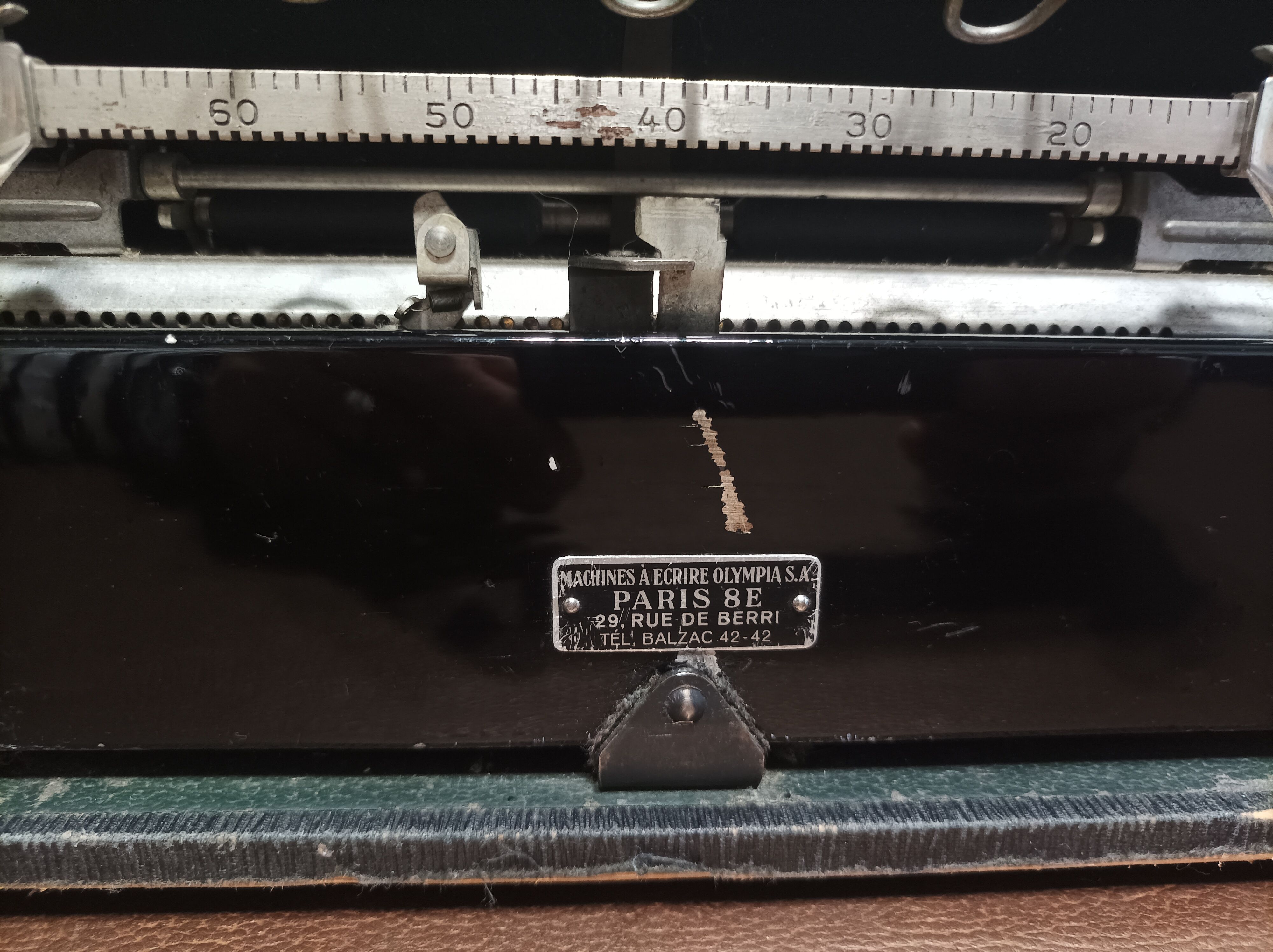 Olympia Progress typewriter 30s