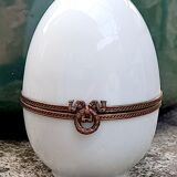 Porcelain egg box