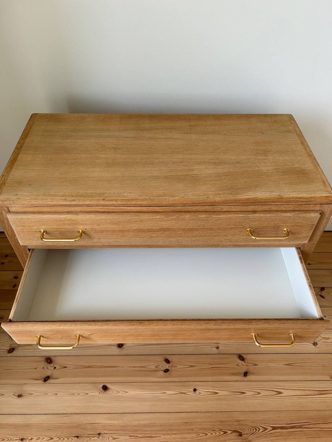 Commode vintage en chêne brut (rénovée)