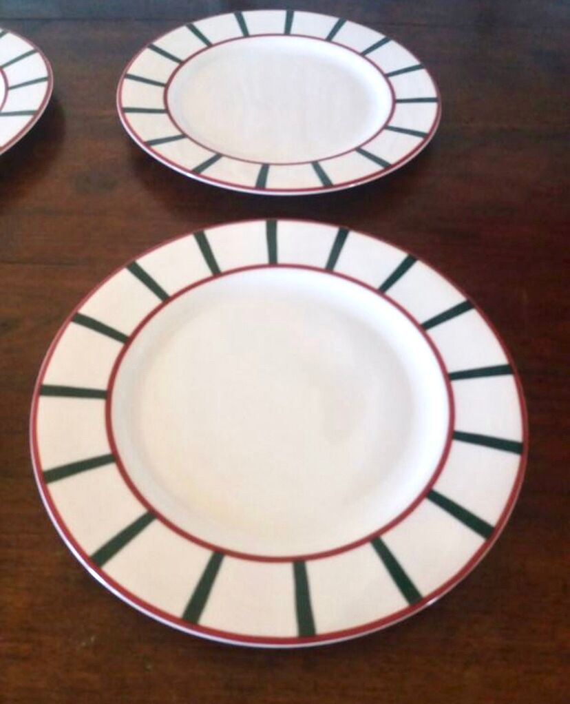 5 beautiful Basque dessert plates