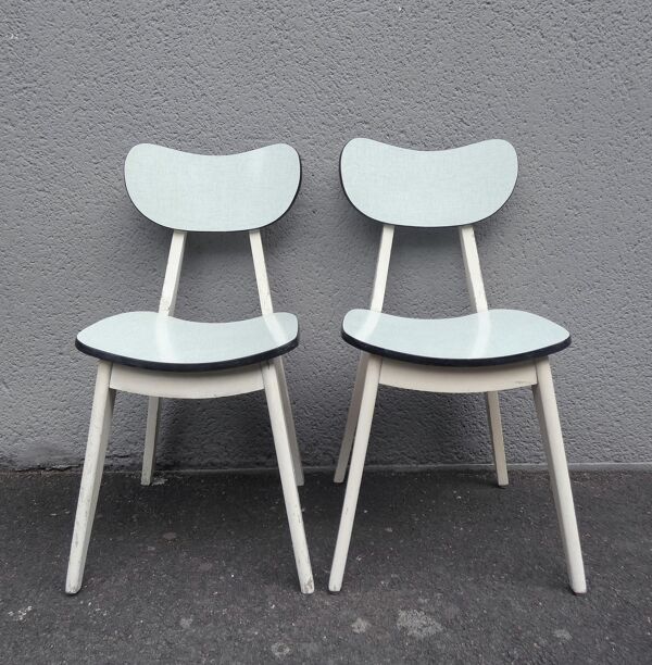 2 chaises en formica vert d'eau