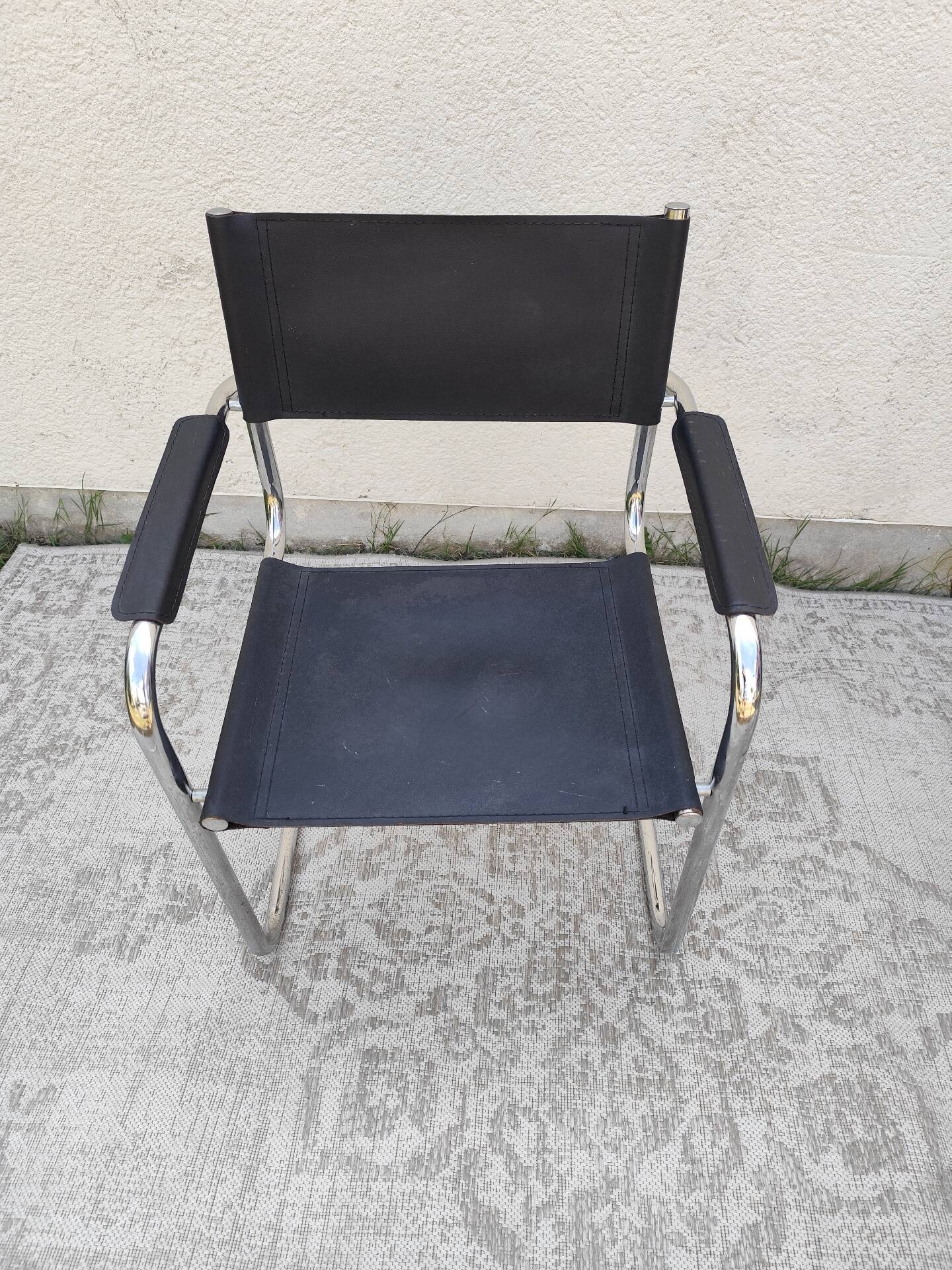 Set of 4 chrome tubular chairs