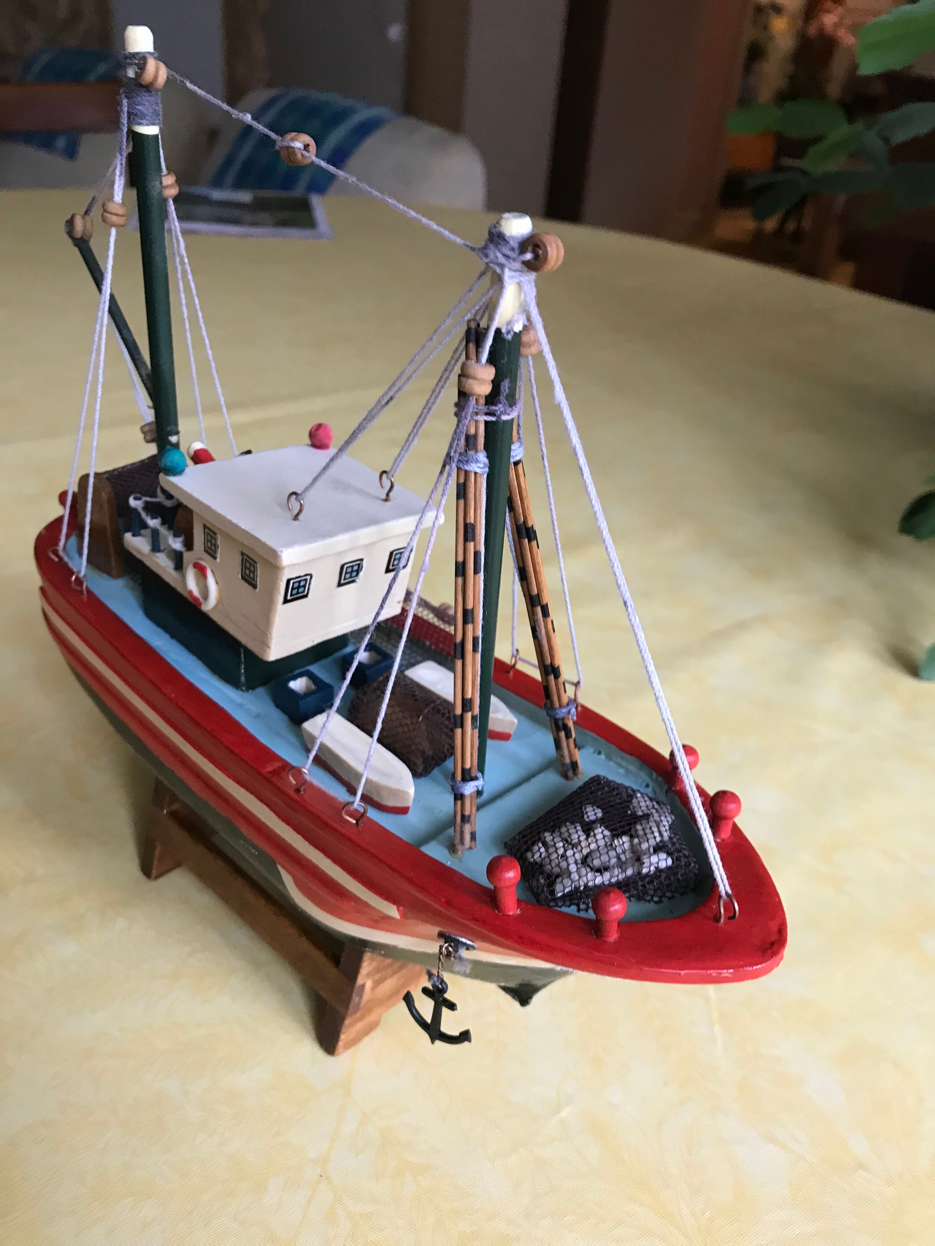 Model fishing boat
