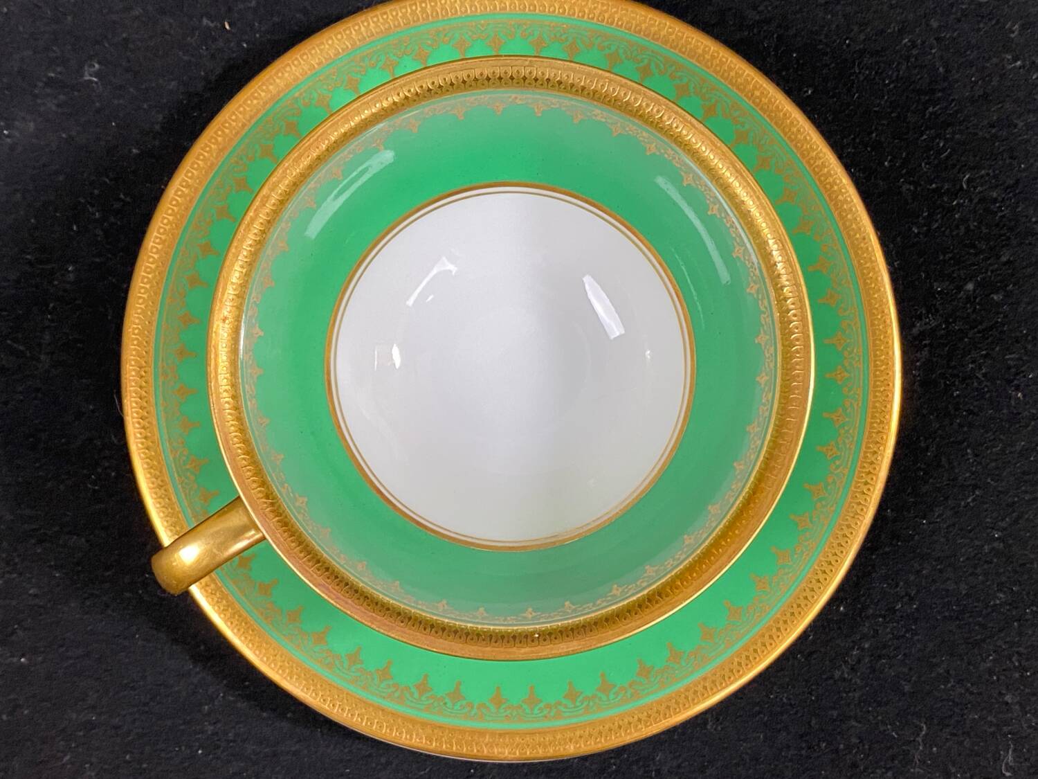 Complete set of 12 Art Deco fine porcelain cups and saucers Ros.