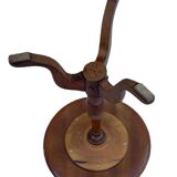 Pedestal table