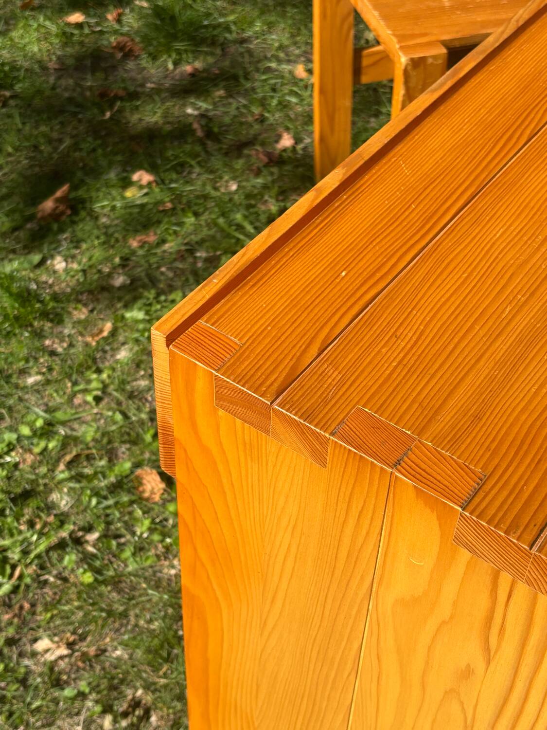 Perriand Regain desk and stool