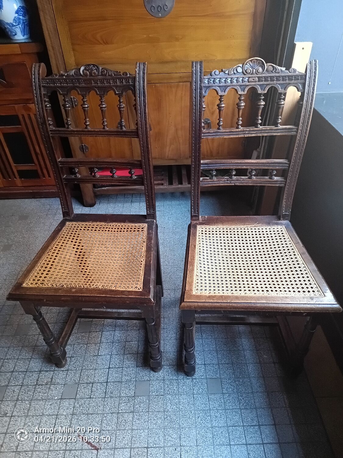 Couple rattan chairs oak from the early 1900s.