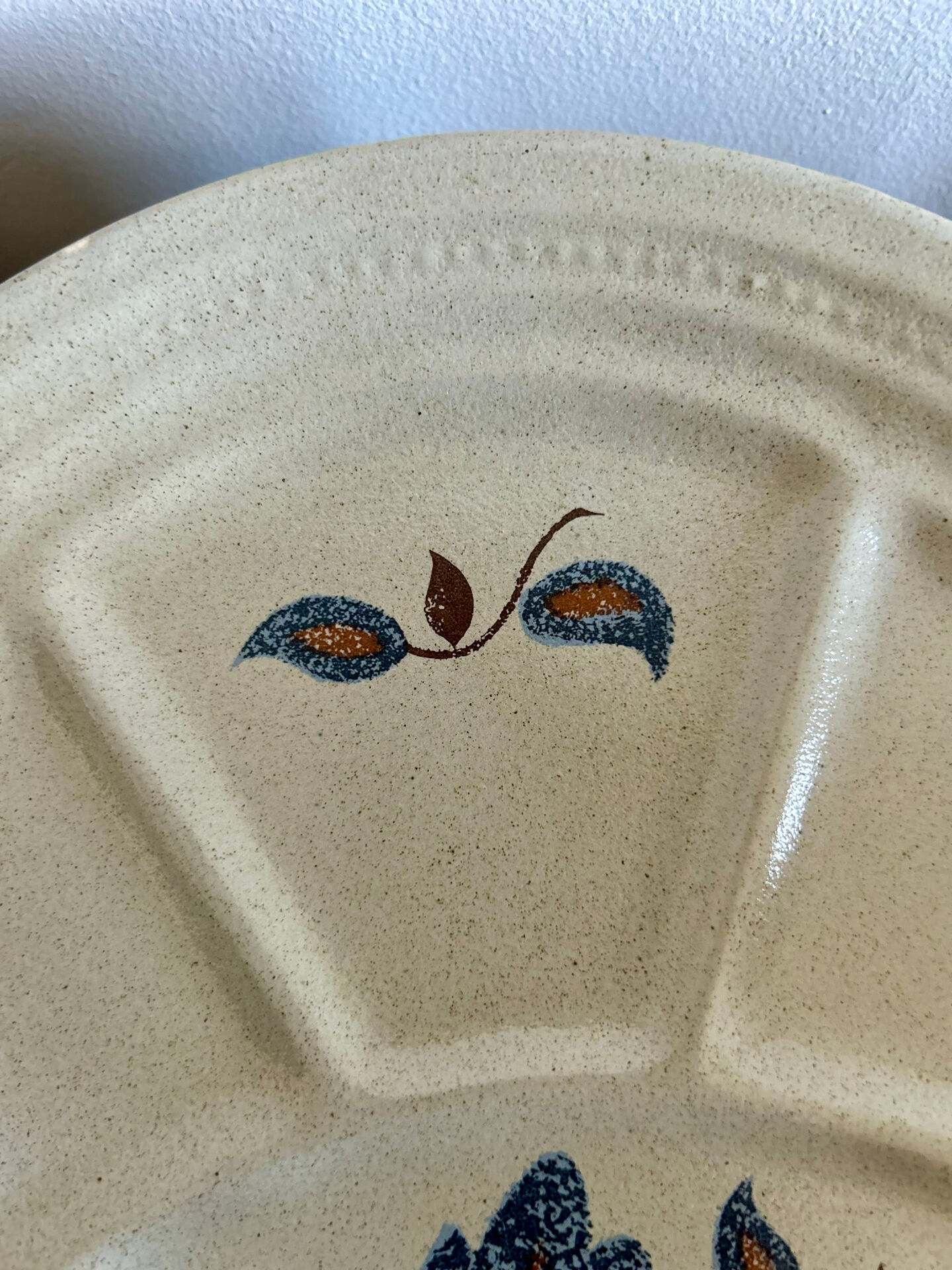 Service de 10 assiettes en céramique de Saint-Amand