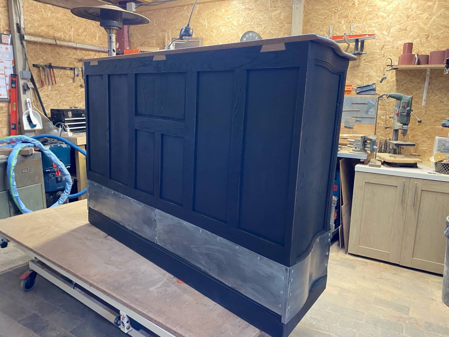 Bar, counter