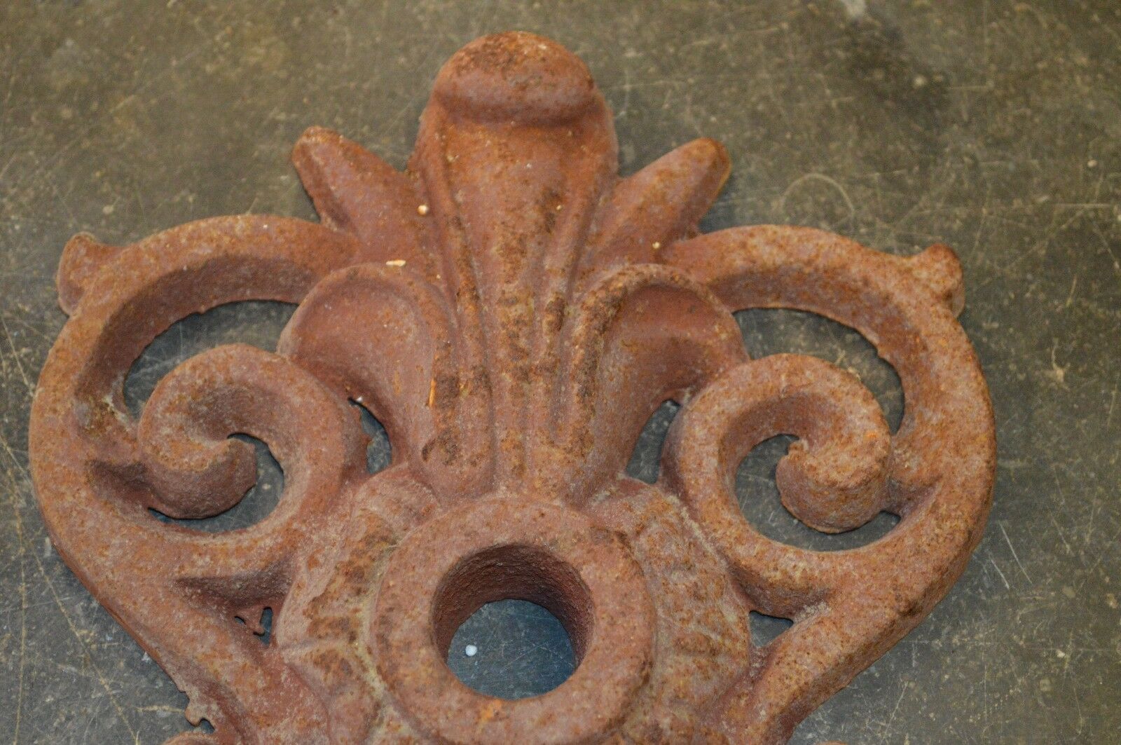 Cast iron anchor
