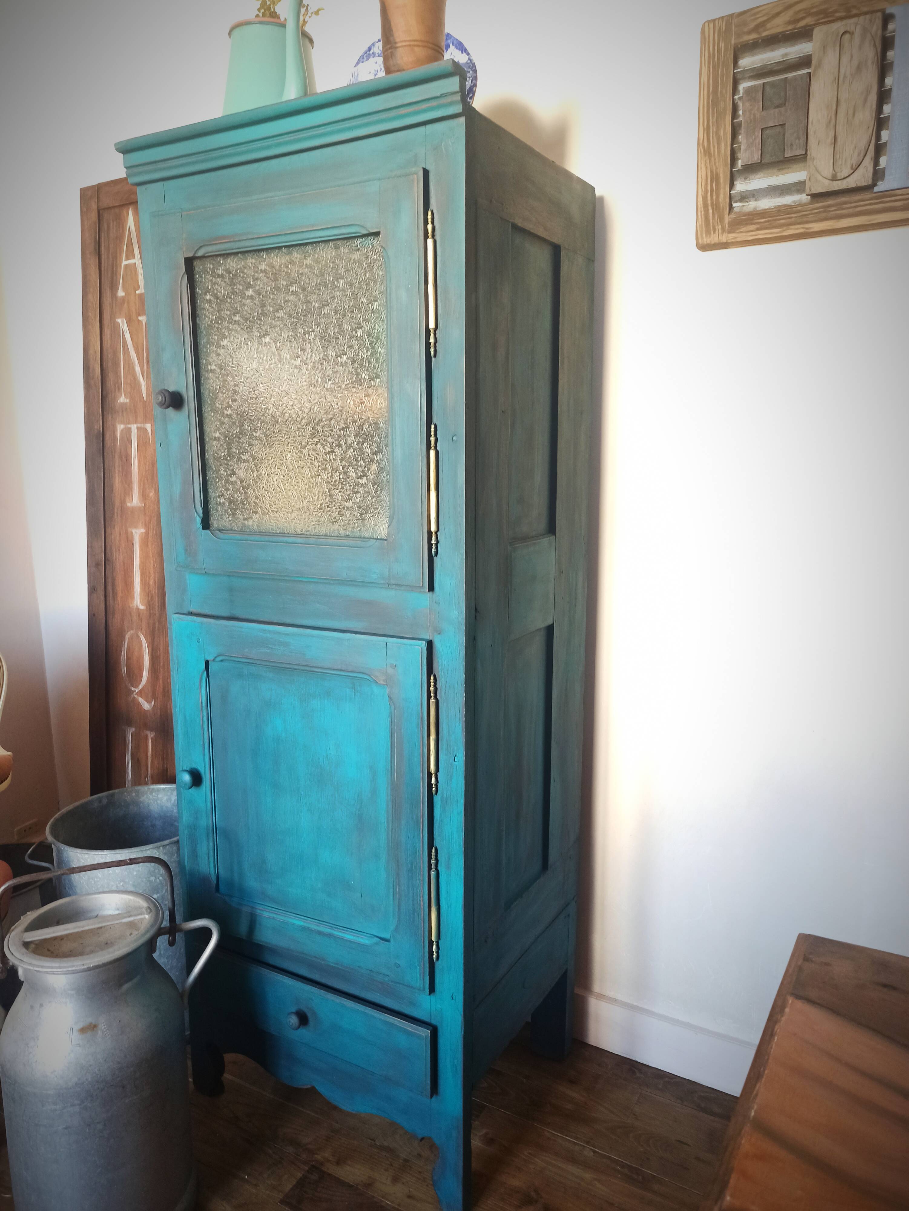 Dresser/Wardrobe/Hat cabinet/Pantry/Standing man