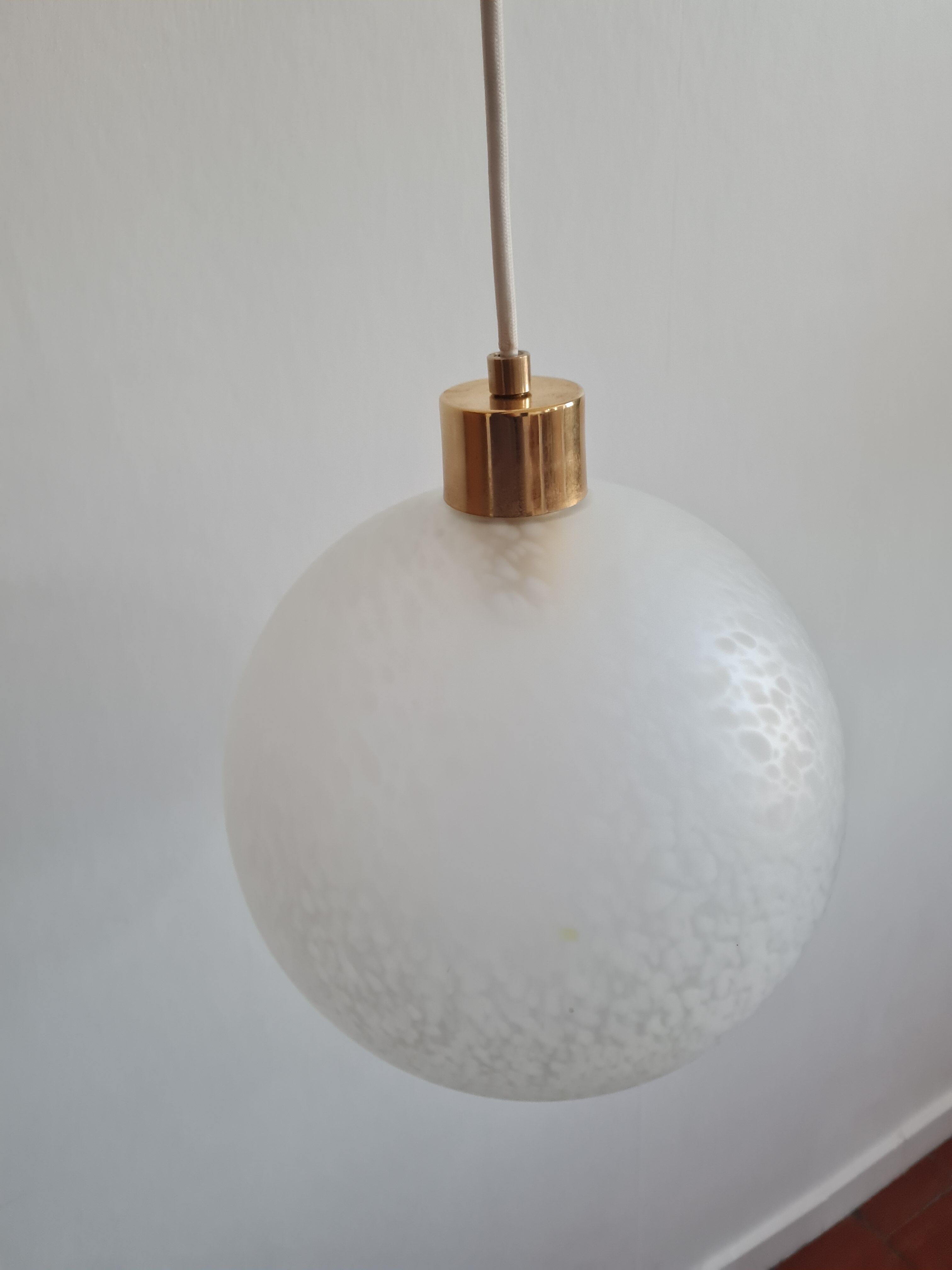 Suspension ball in clichy glass