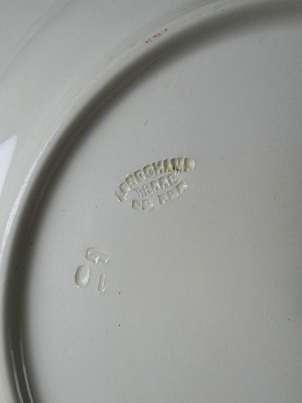 Plat de service ancien Longchamp Pâquerettes terre de fer polychrome XIXe