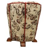 Tabouret Art déco capitonné en tissu à motifs floraux, Tchécoslovaquie, années 1930