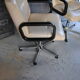 Lot de 3 fauteuils de bureau en cuir année 70
