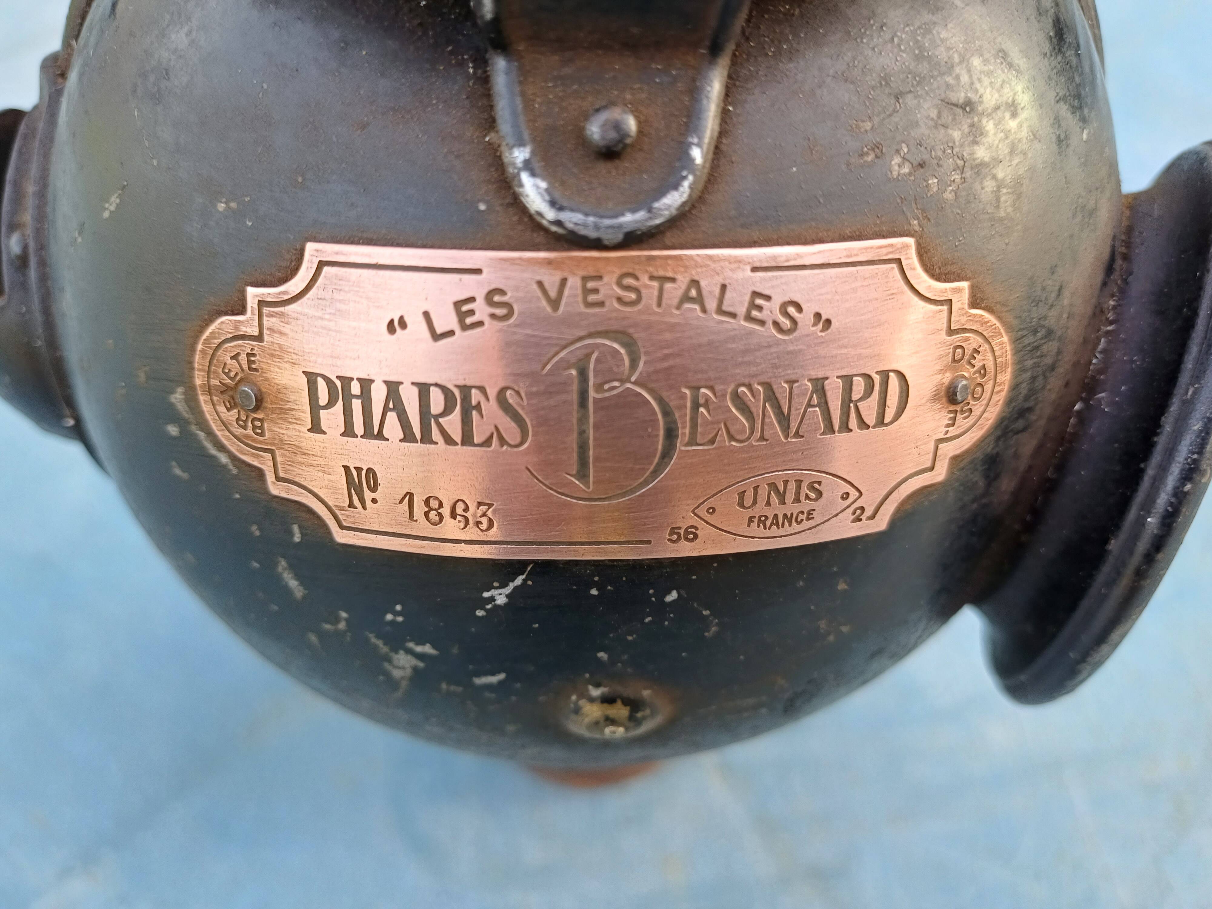 Bernard Headlight Lamp “The Vestales”