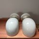 Paire d’appliques vintage en opaline blanche