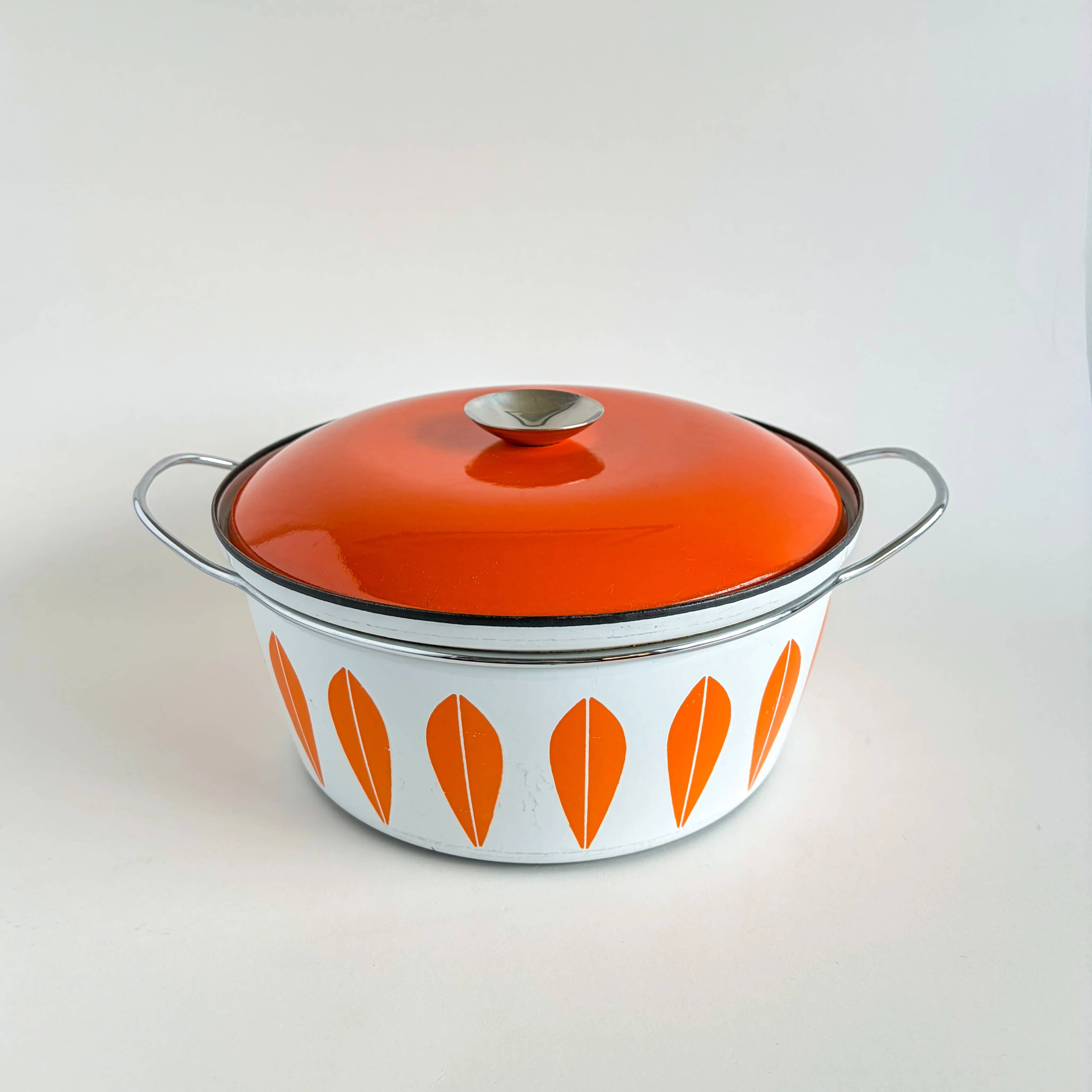 Cocotte en émail Catherineholm Lotus