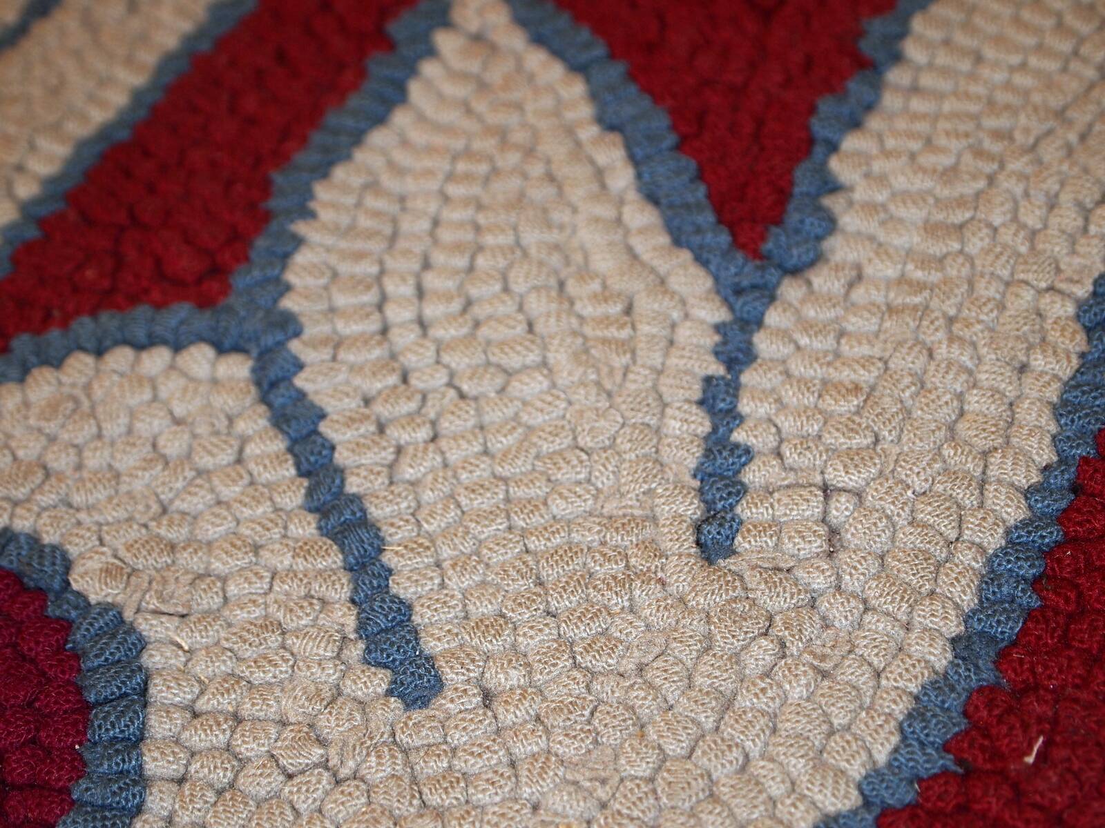 Tapis antique fait main Hooked américain 67cm x 135cm (1930s)