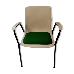Chaise a accoudoir grosfillex