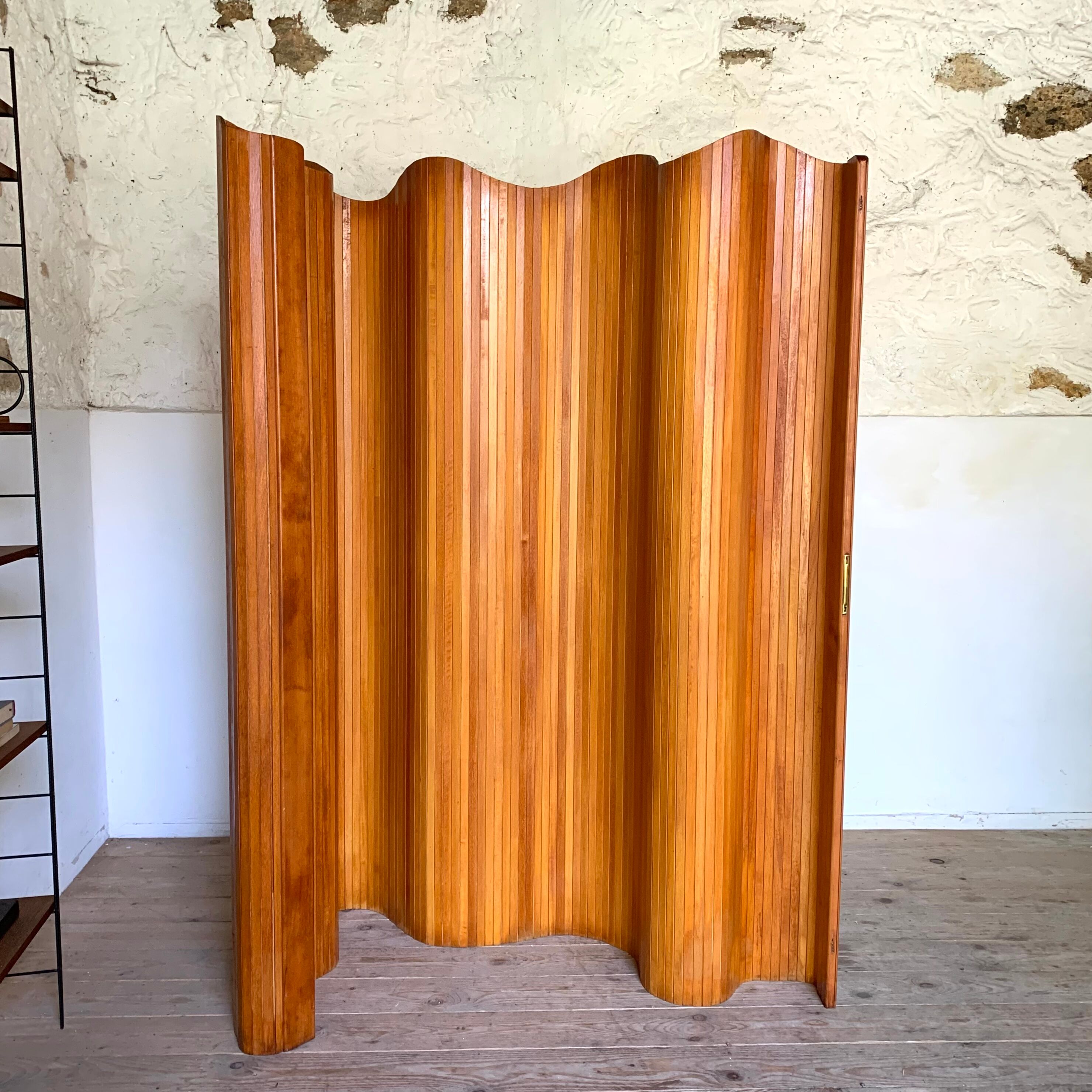 Baumann style vintage wooden slat screen