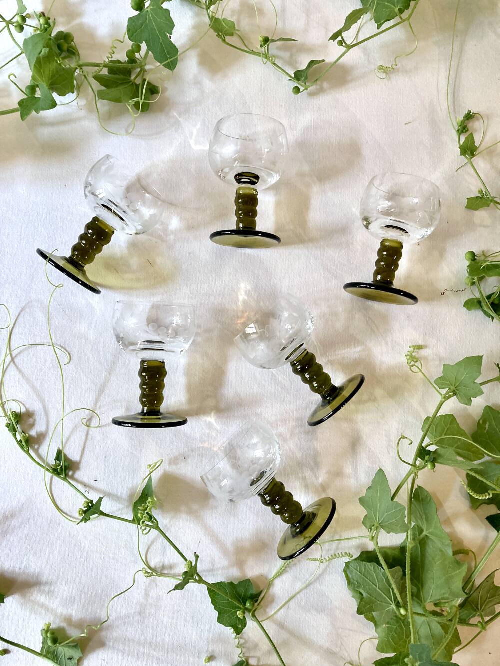 6 small liqueur glasses Roemer, moss green stepped bases