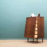 Commode en noyer, design danois, années 1960, production : Danemark