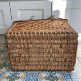 Wicker chest