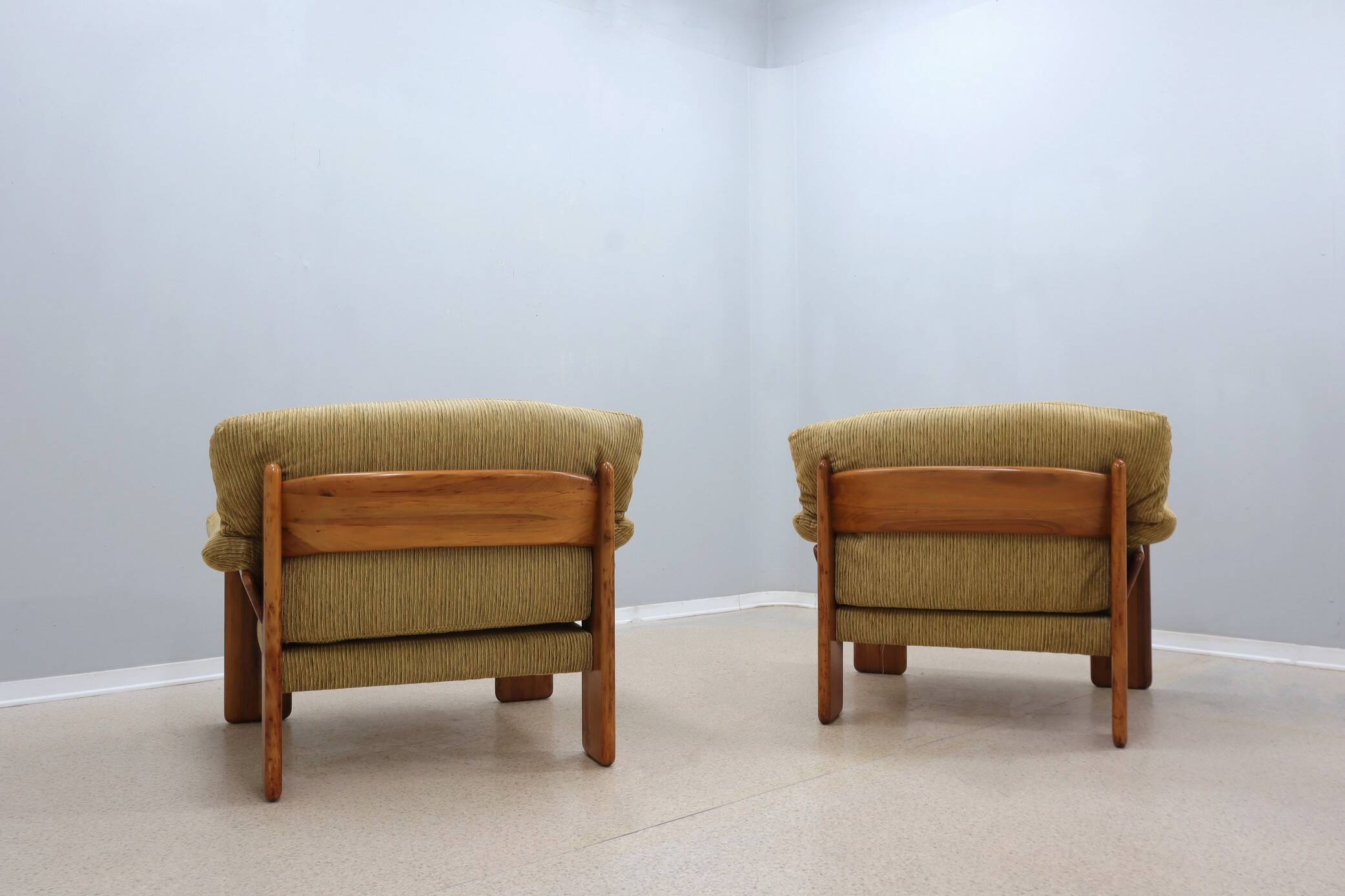 Mobil Girgi walnut wood armchairs 1970s, set of 2
