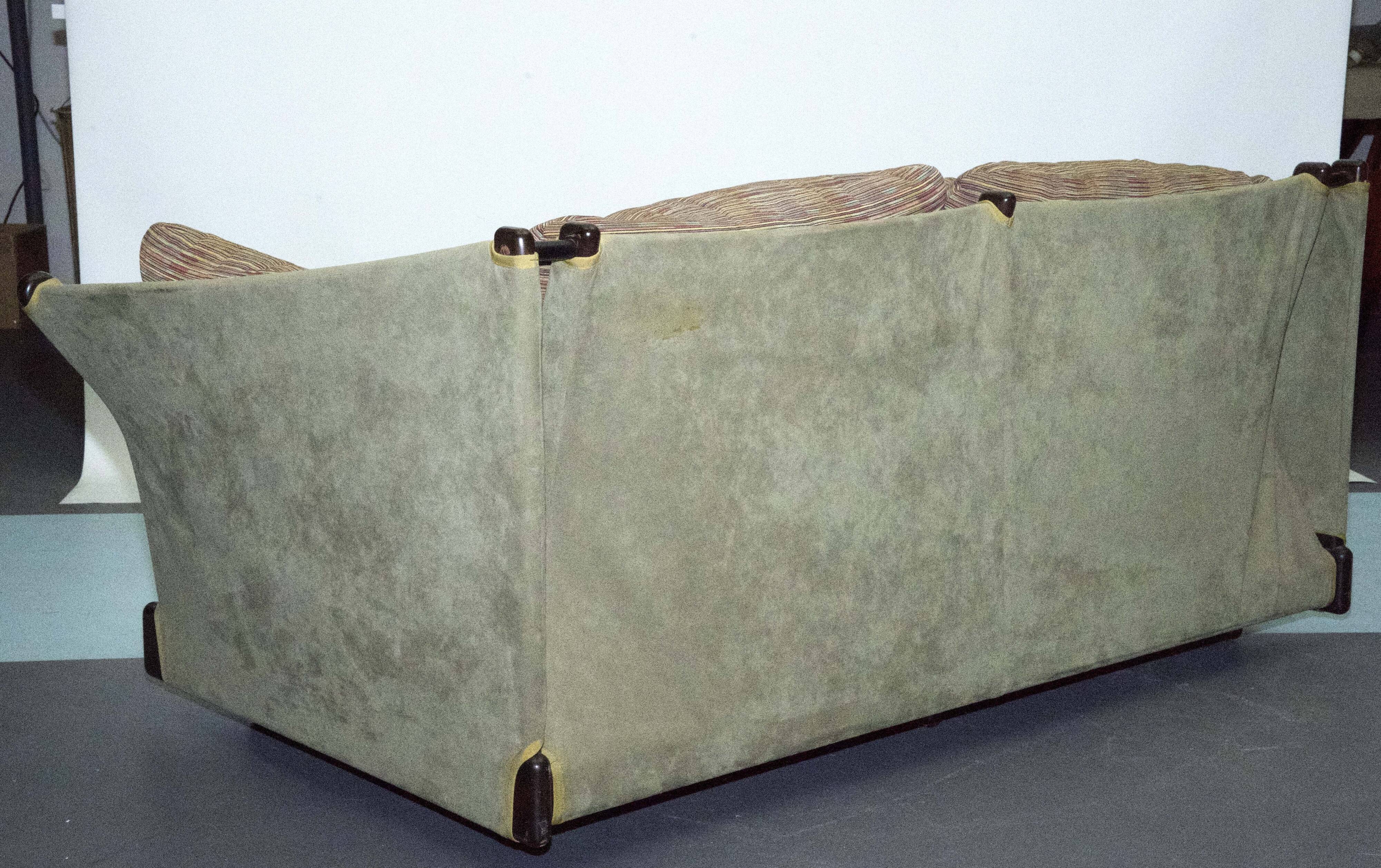 Italian love seat, model Violoncello, designed by Piero De Martini for Cassina, Italy, 1970s.