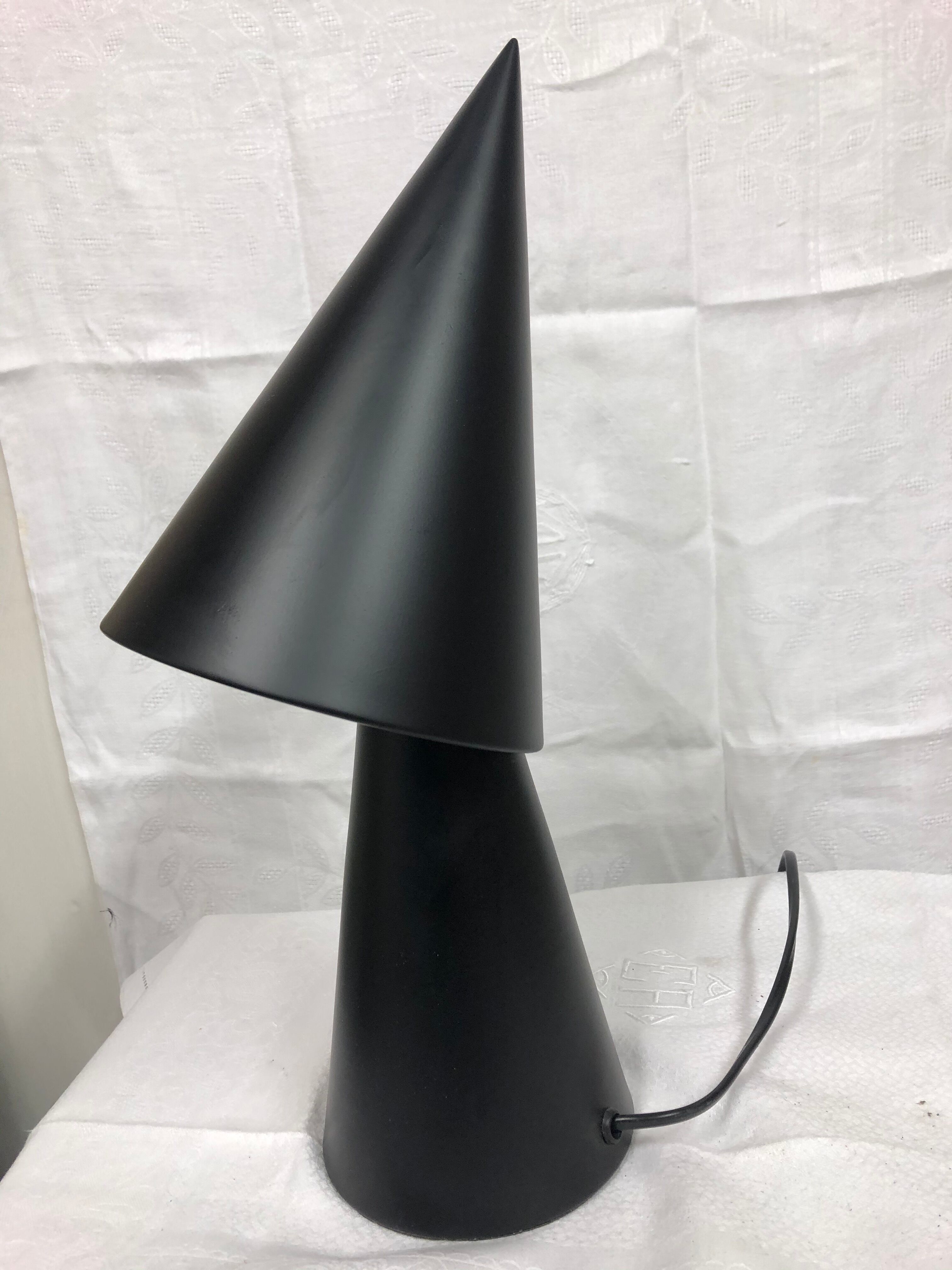 Black double cone lamp