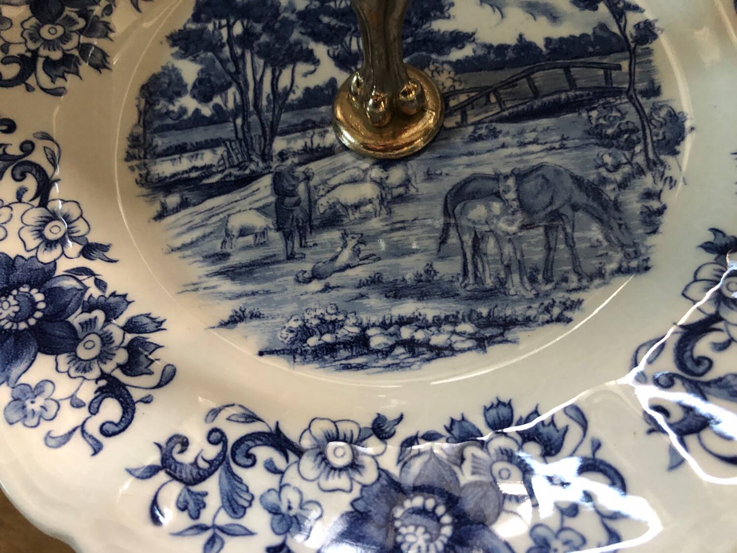 Serviteur en porcelaine Sarrguemines