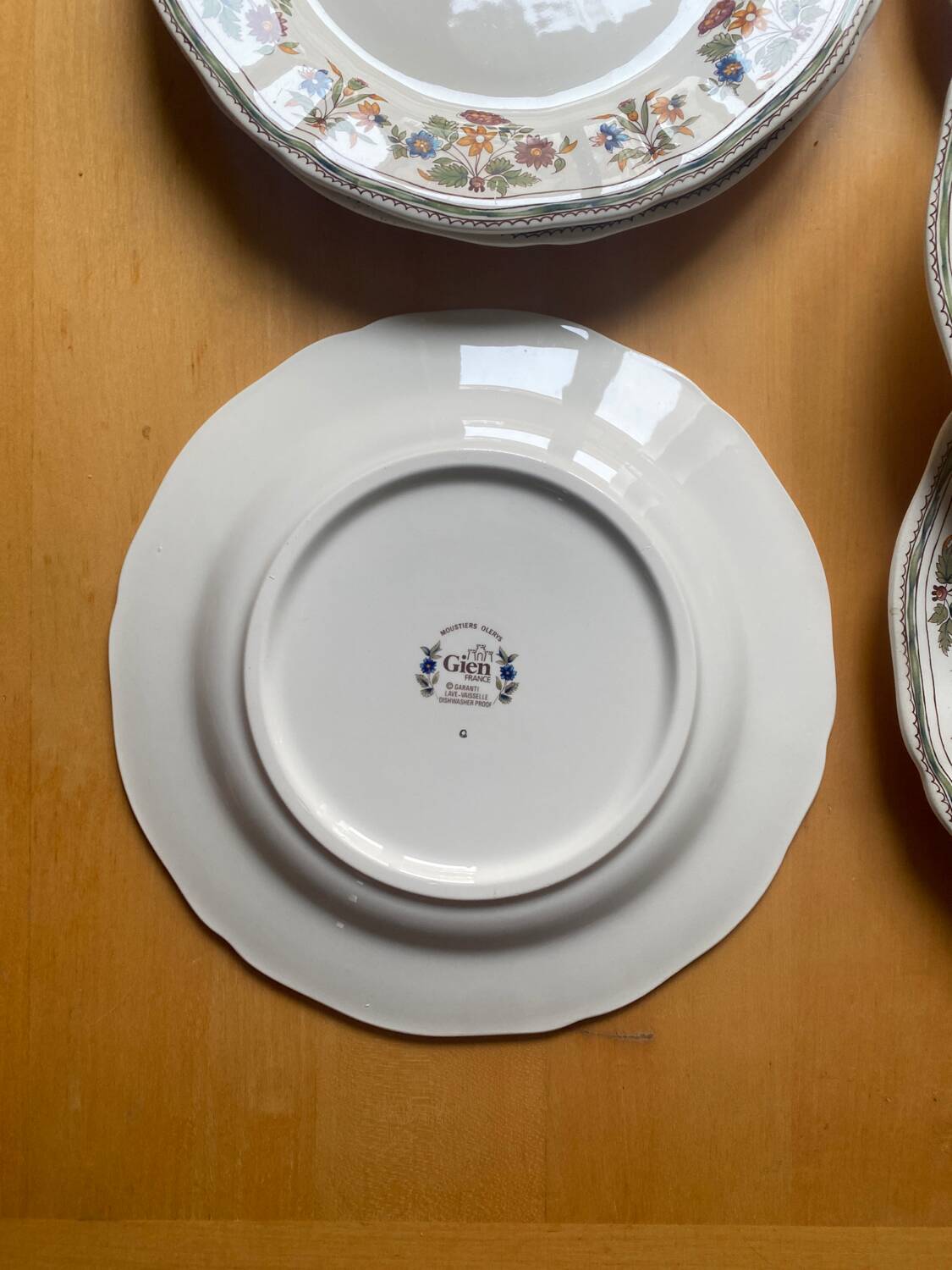 Glen - set of 6 Gien Moustiers flat plates