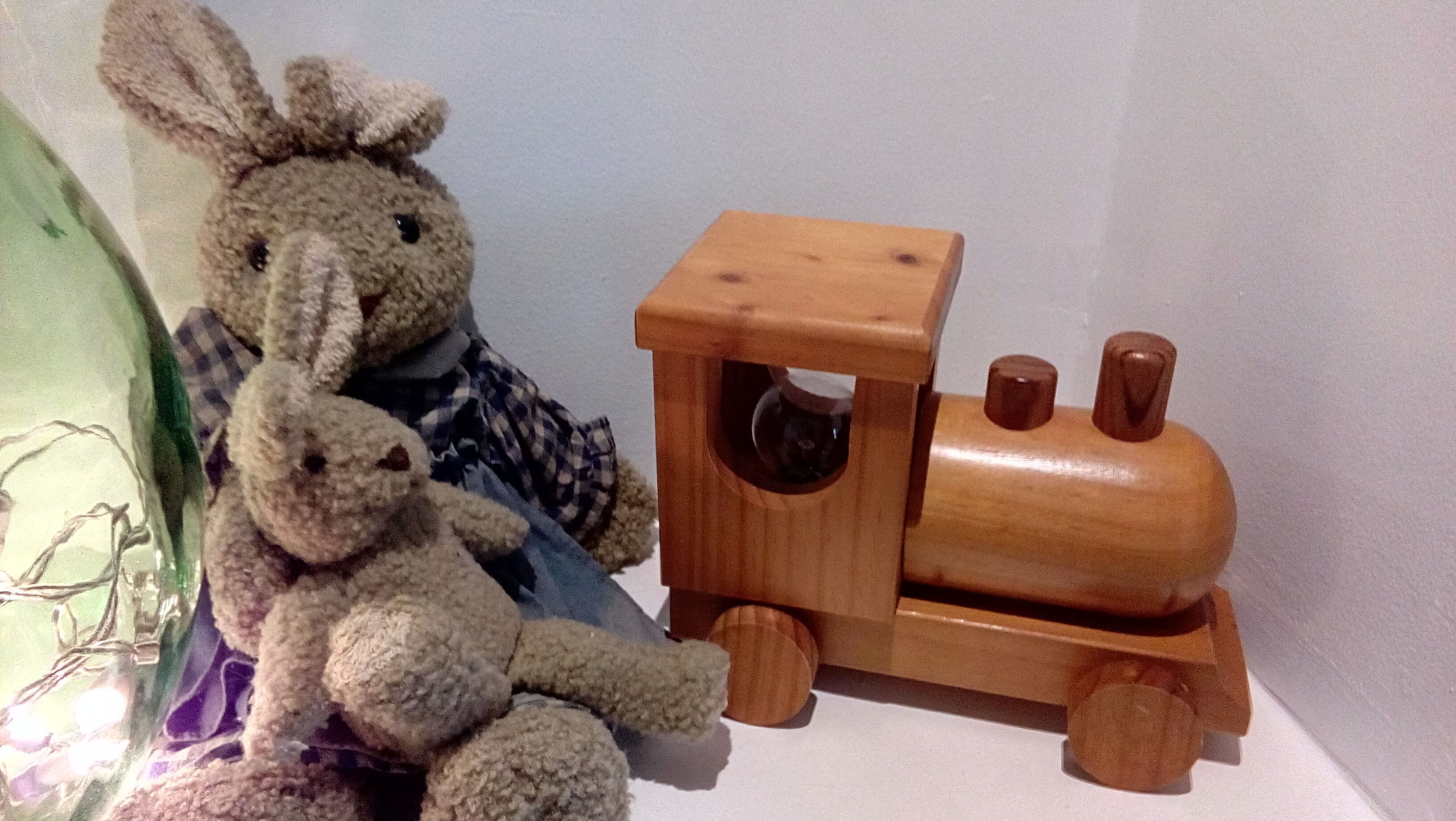 Child nightlight locomotive wood