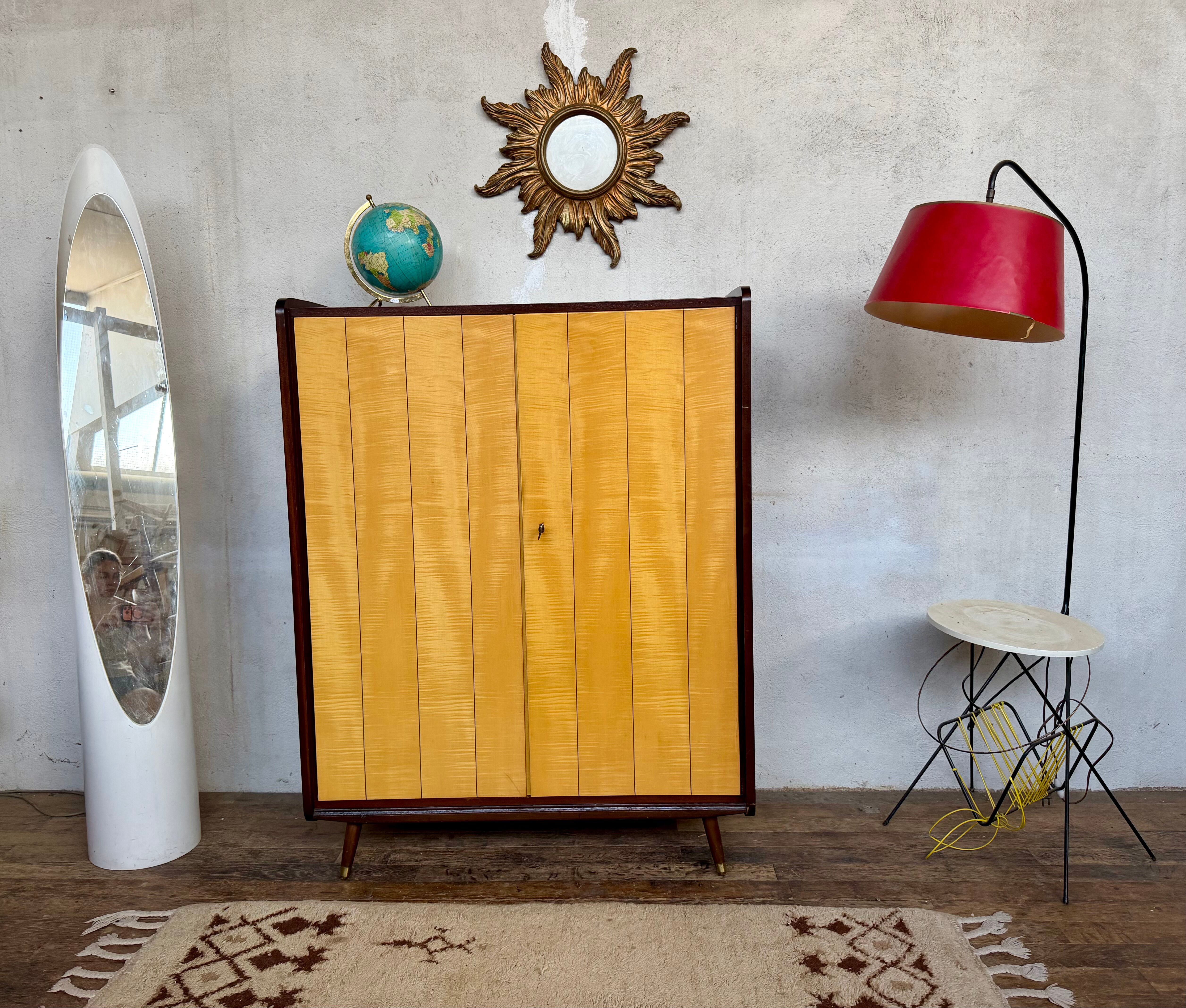 Armoire vintage deux portes pieds compas bi couleur