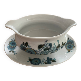 Porcelain sauce boat