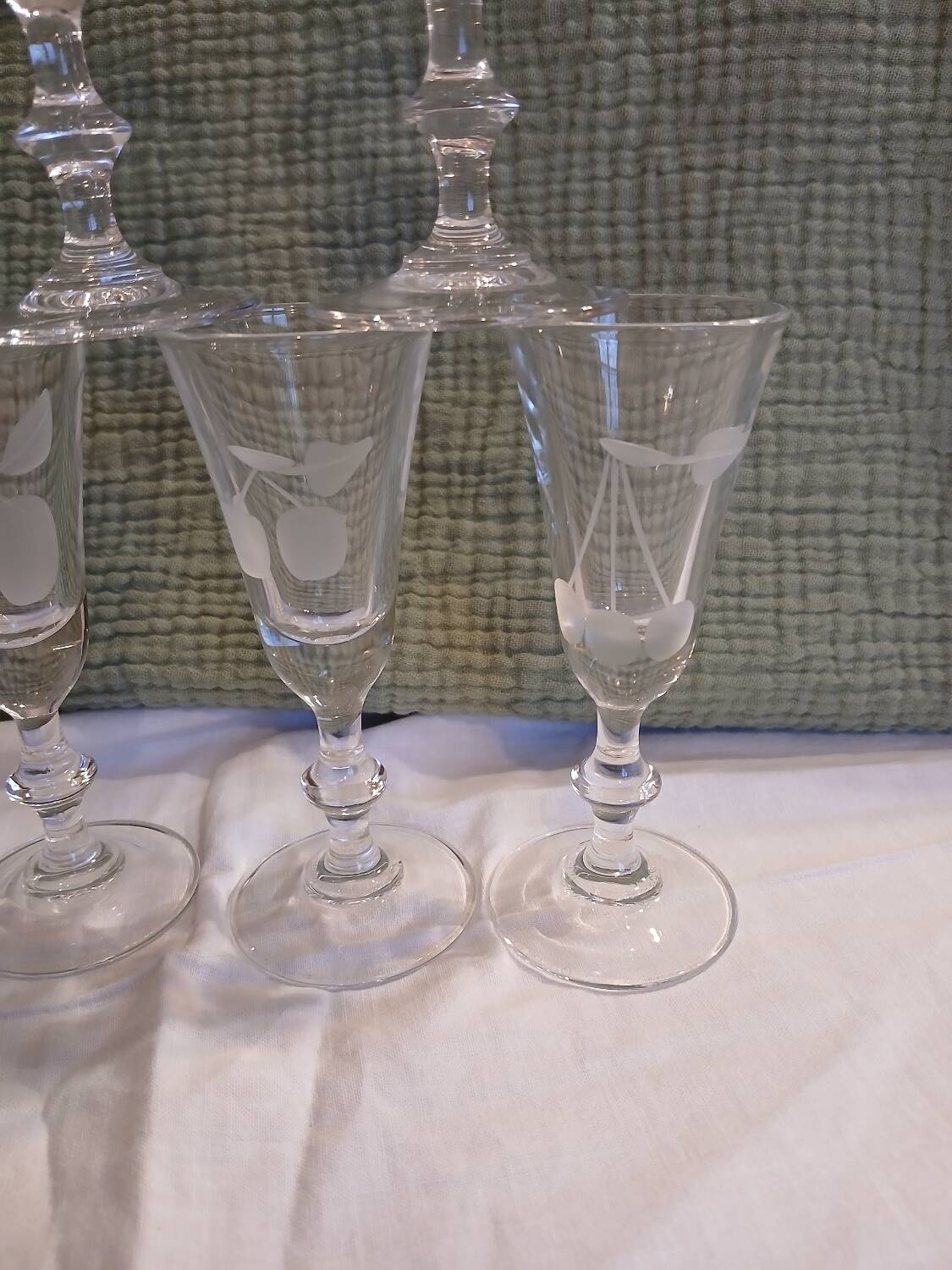 5 liqueur or brandy glasses
